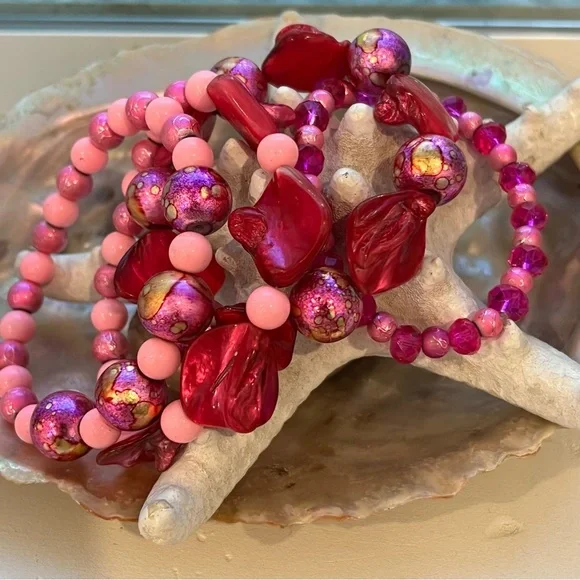 Handmade beaded stretchy stackable pink Barbie bracelets - Picture 4 of 10